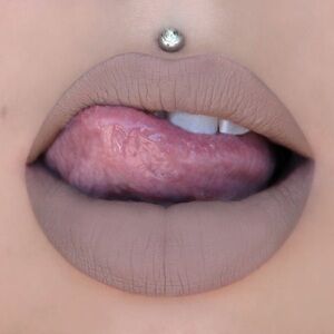 Jeffree Star Cosmetics Velour Liquid Lipstick -‎ Posh Spice (Greige Nude) - NWB